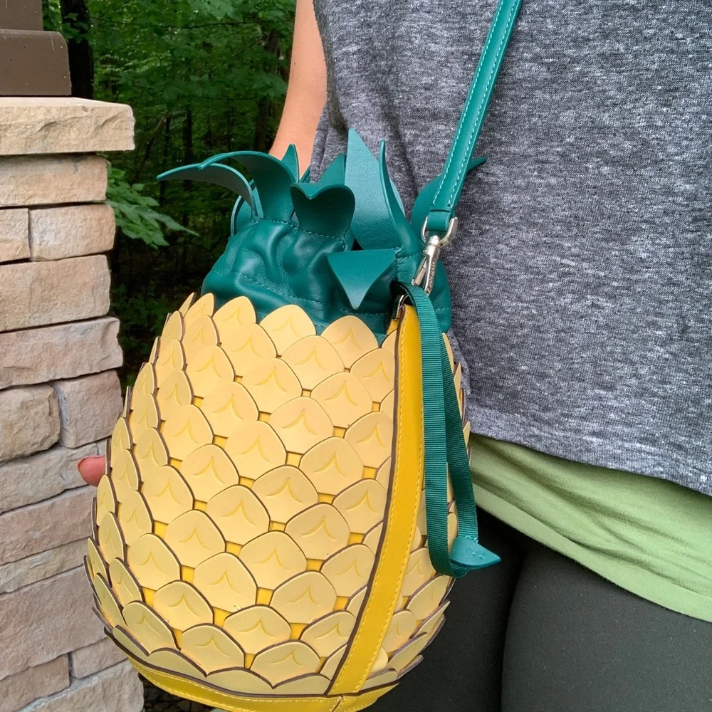 Authentic KATE SPADE leather Pineapple drawstring crossbody - Picture 10 of 14